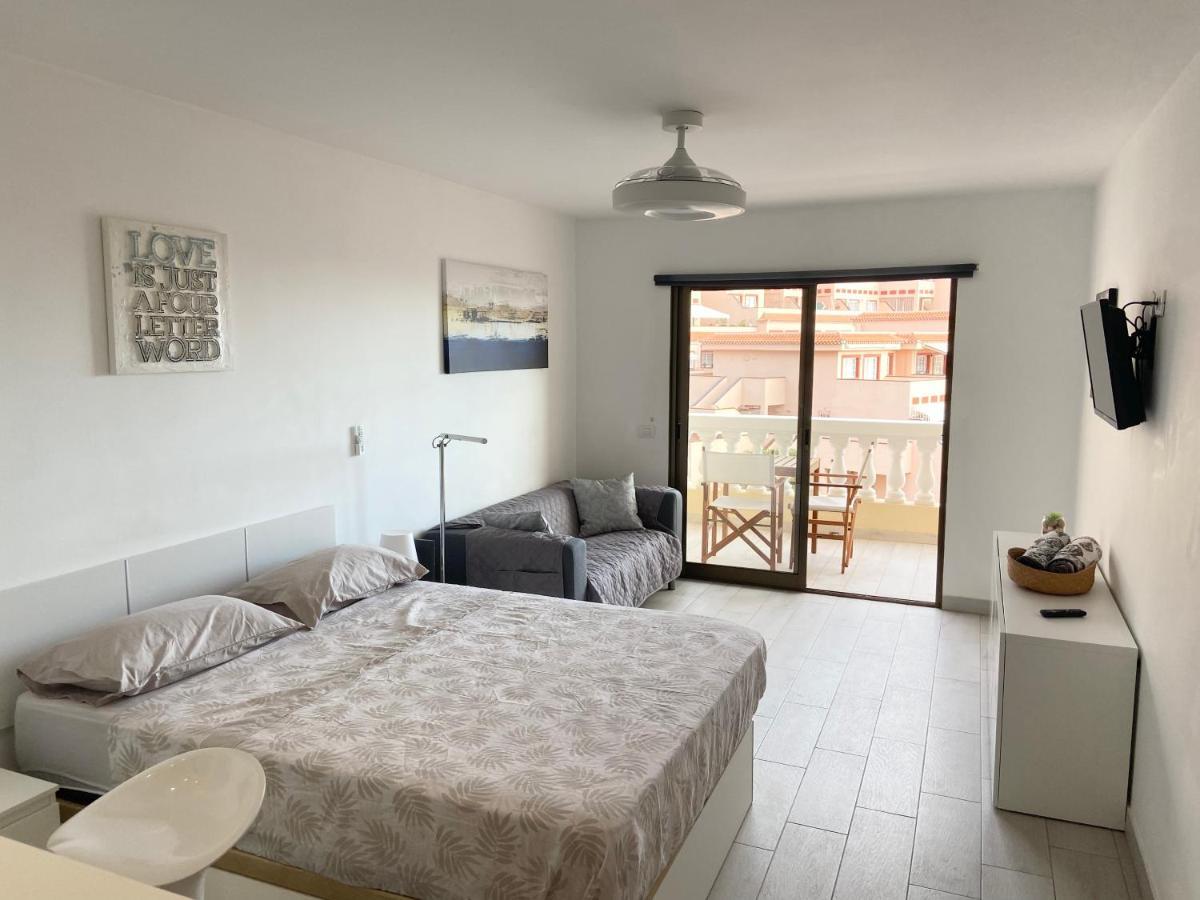 Top Floor, Panoramic Studio, Heated Pool Los Cristianos  Eksteriør bilde